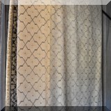 R44. Wool and silk rug. Handmade in Nepal. 5'11” x 8'11”